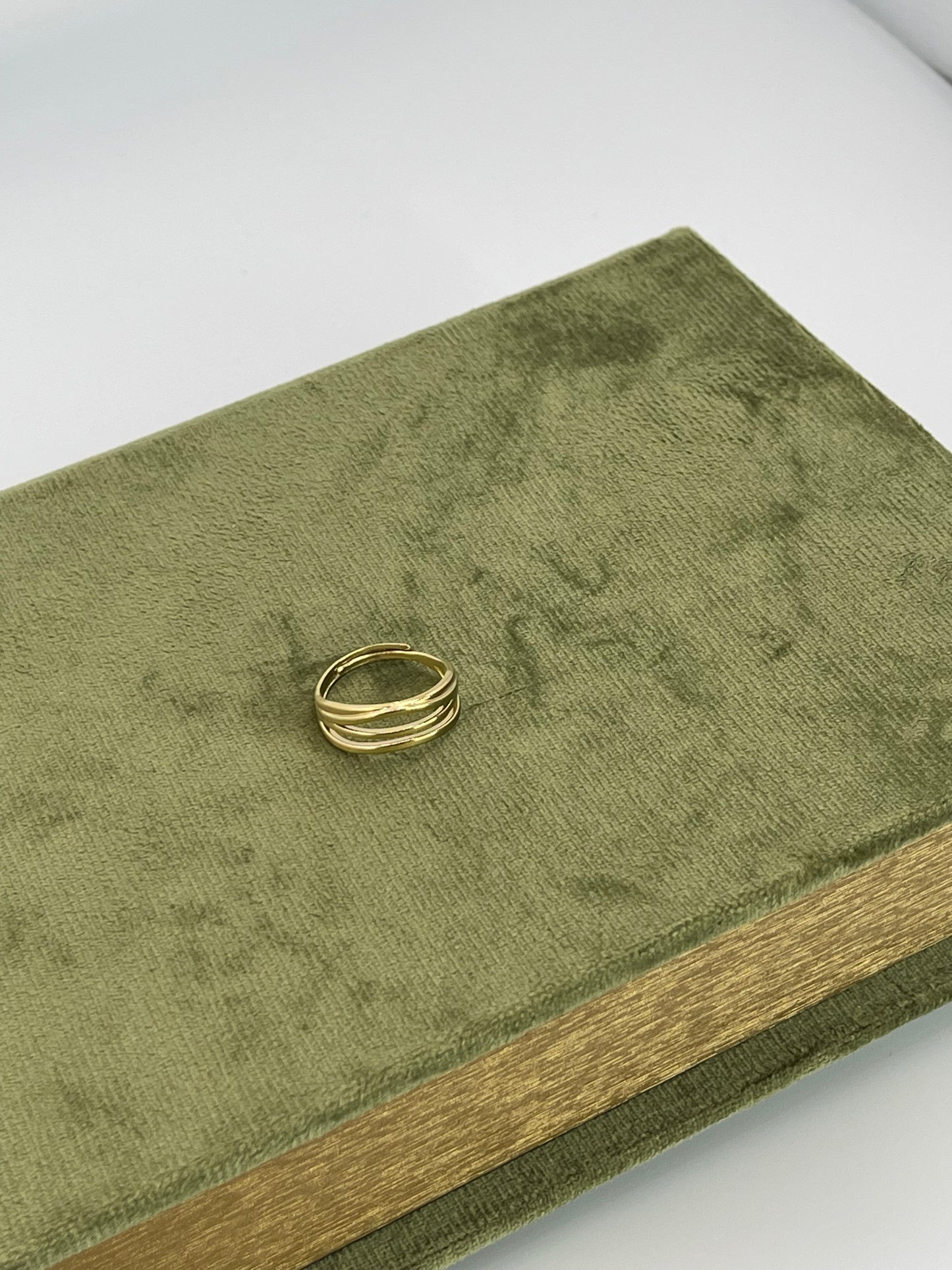 anello ondina colore oro