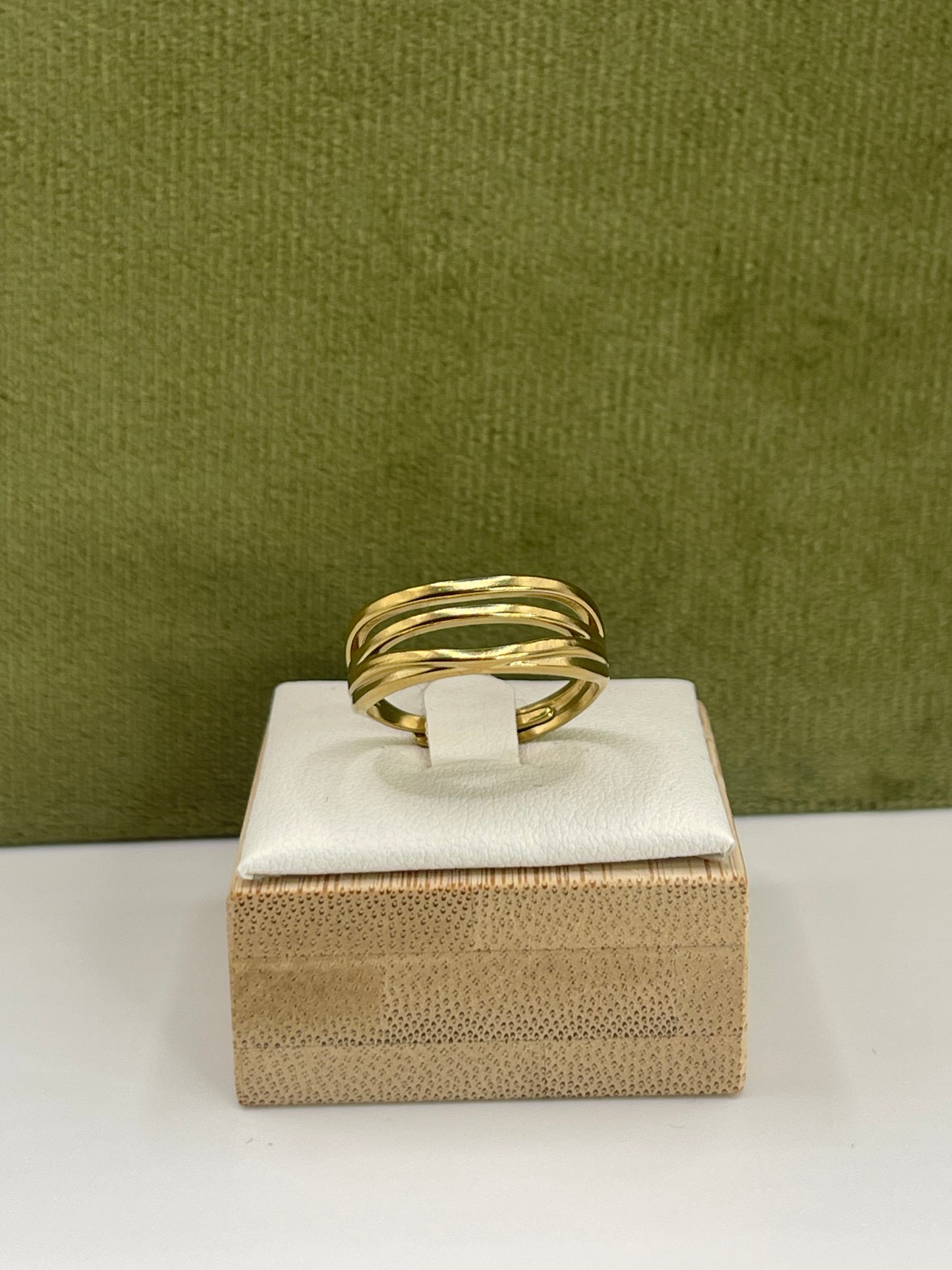 anello ondina colore oro