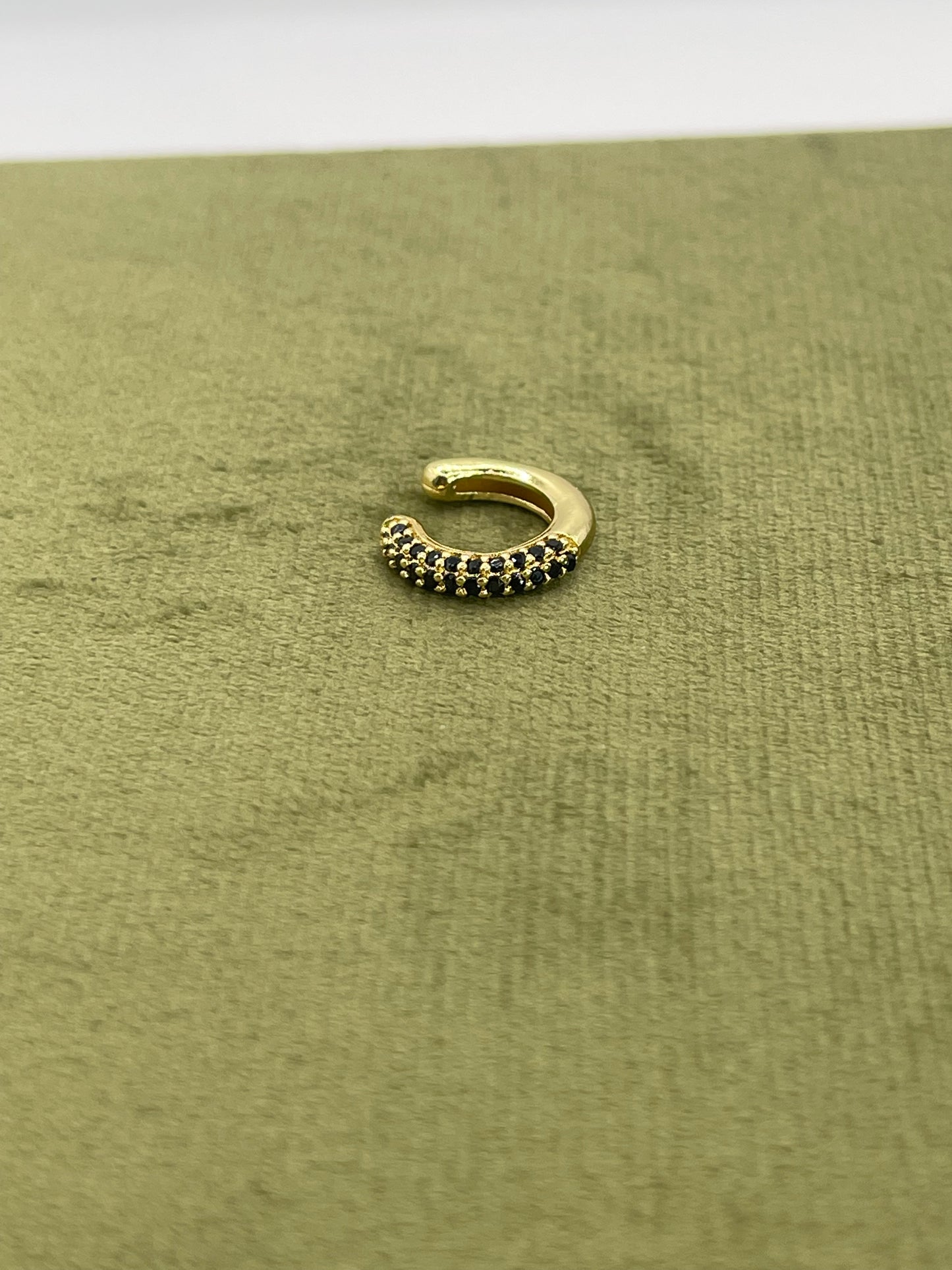 EAR CUFF ZIRCONI NERO.
