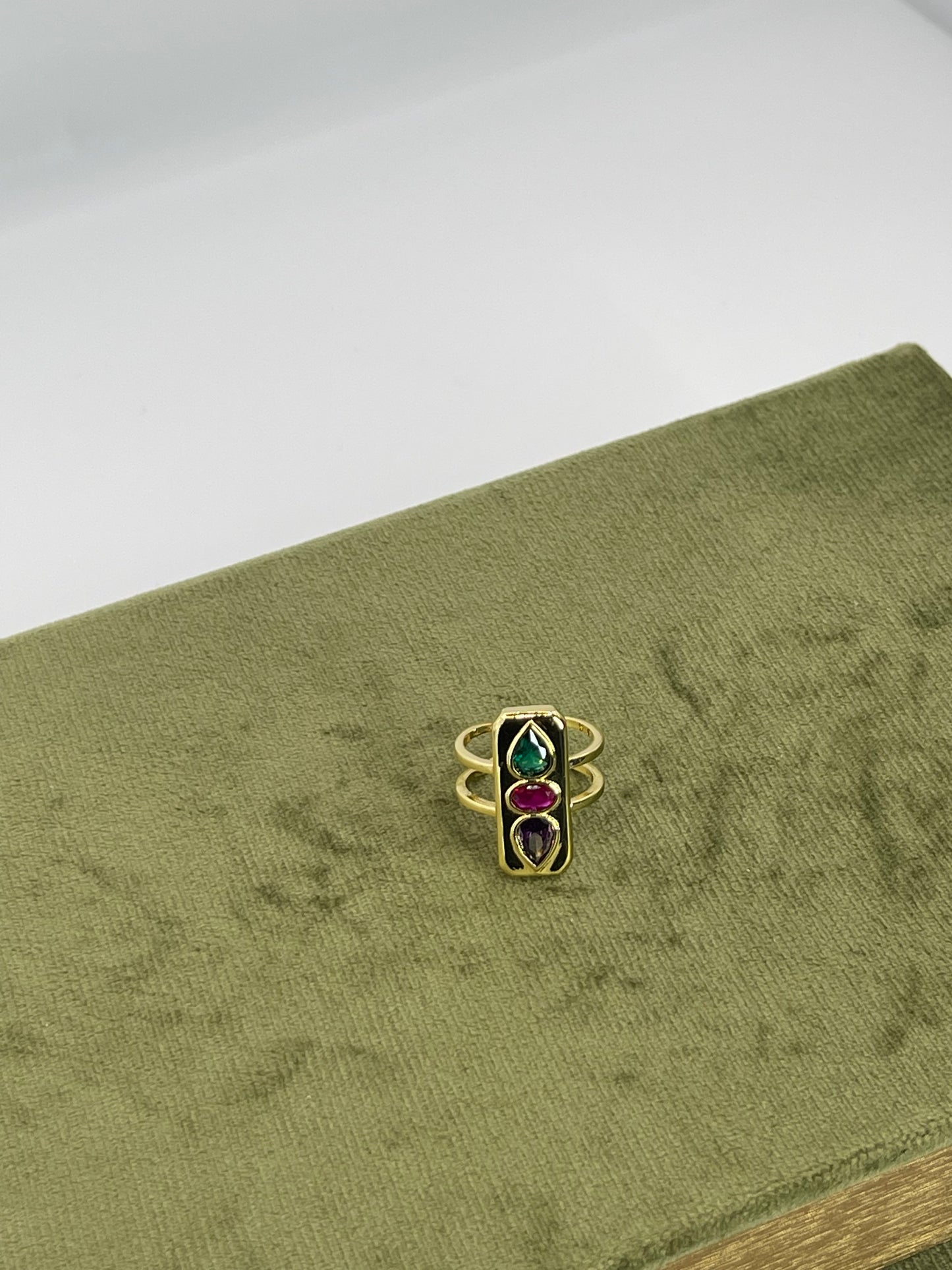 anello etnico pietre colorate