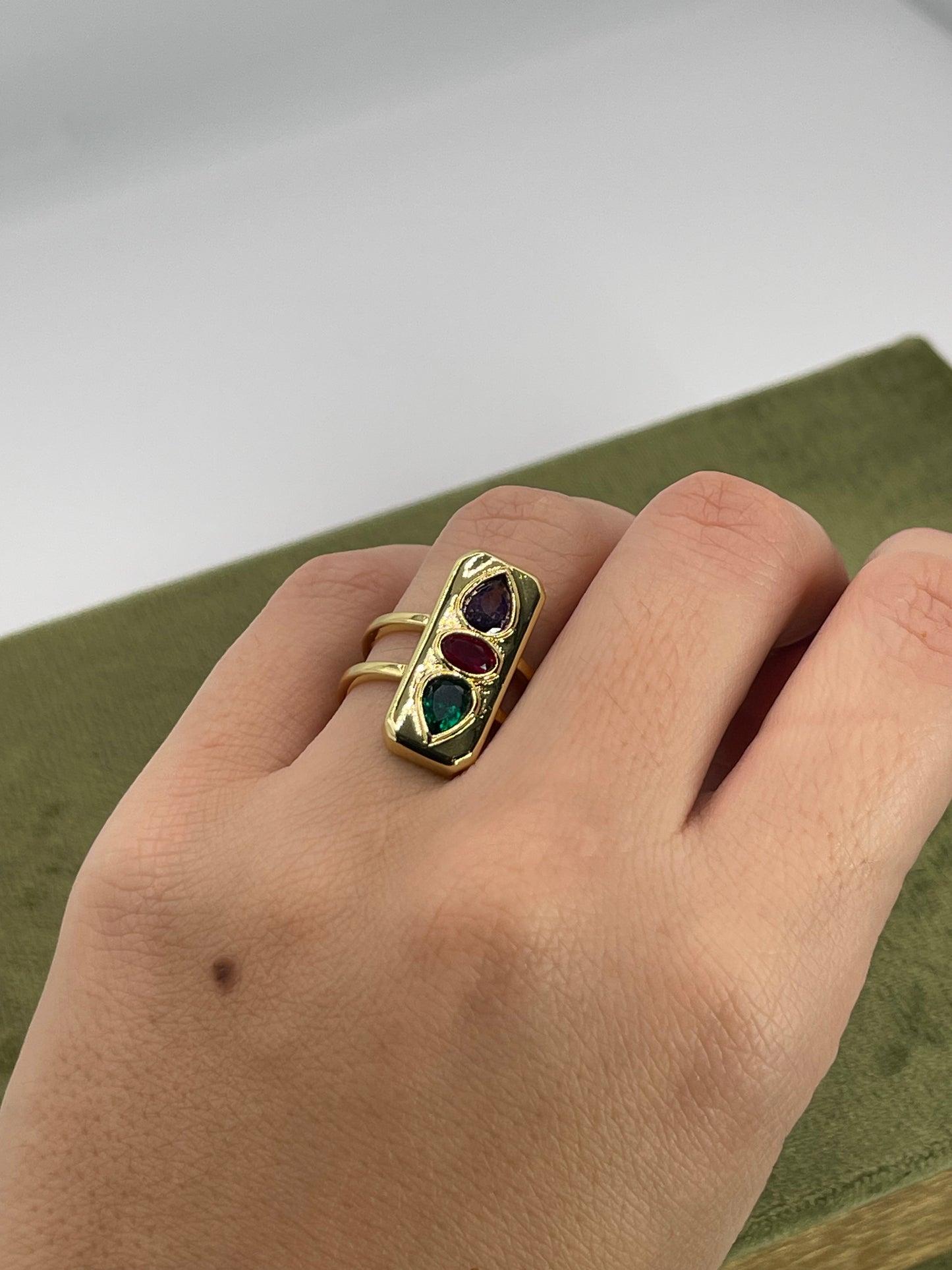 anello etnico pietre colorate