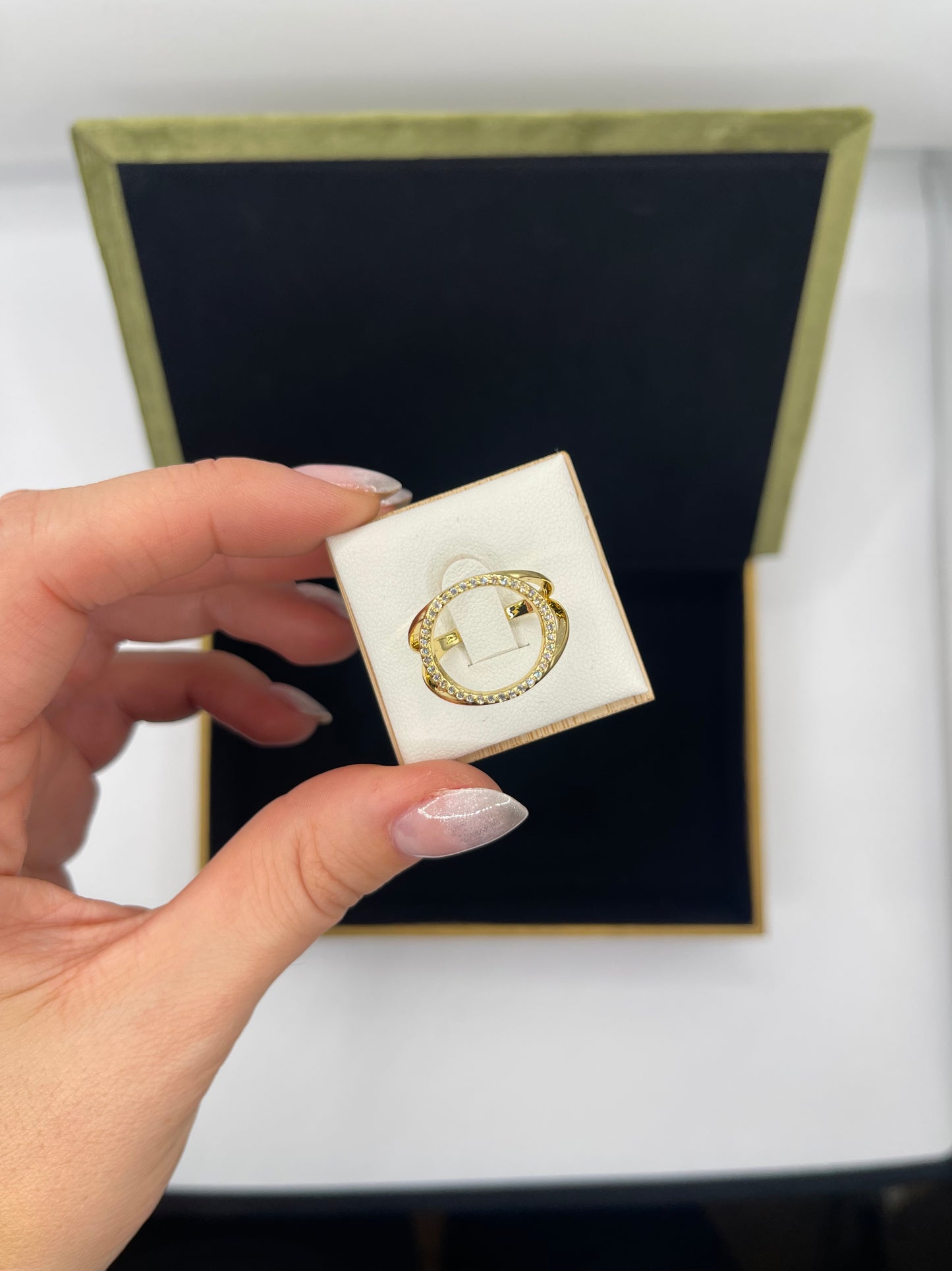 anello circle con zirconi colore oro