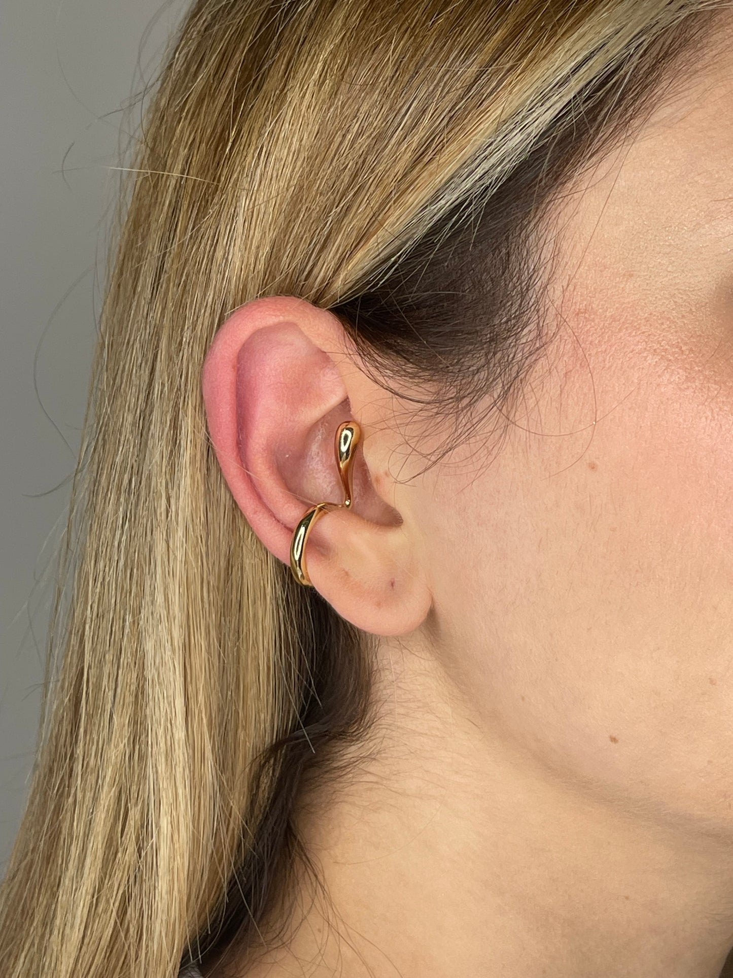 Ear cuff snake