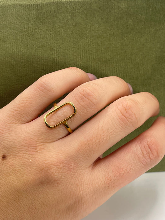 anello ovale fine colore oro