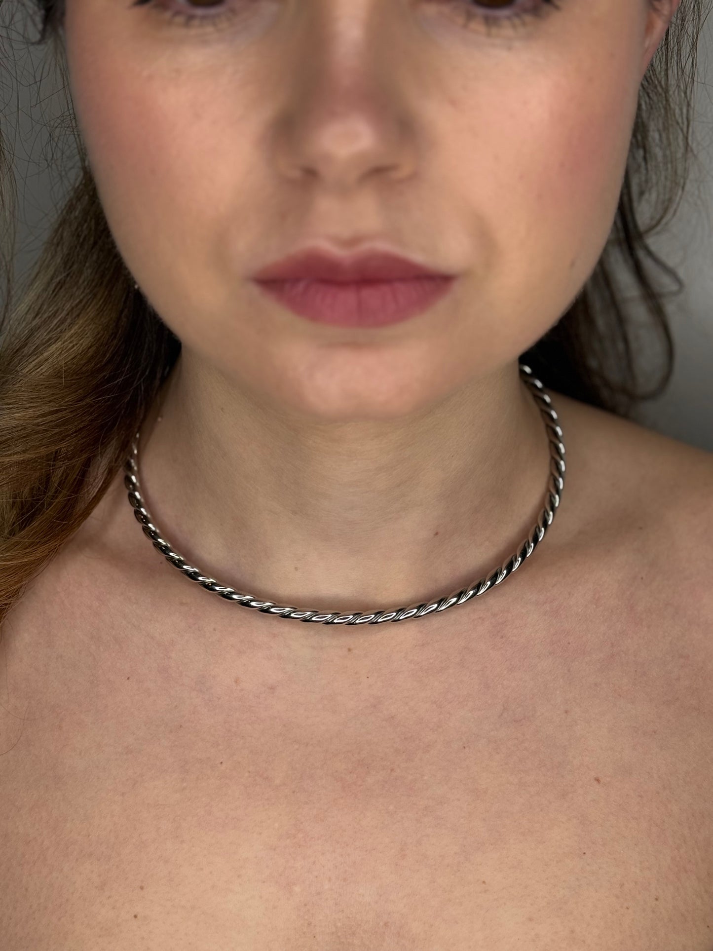 CHOKER TORCION ARGENTO